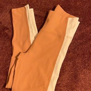 Women’s leggings size large.